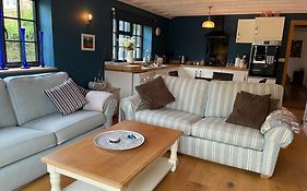 Bank Cottage Studio - Luxury Cotswolds Haven For Two